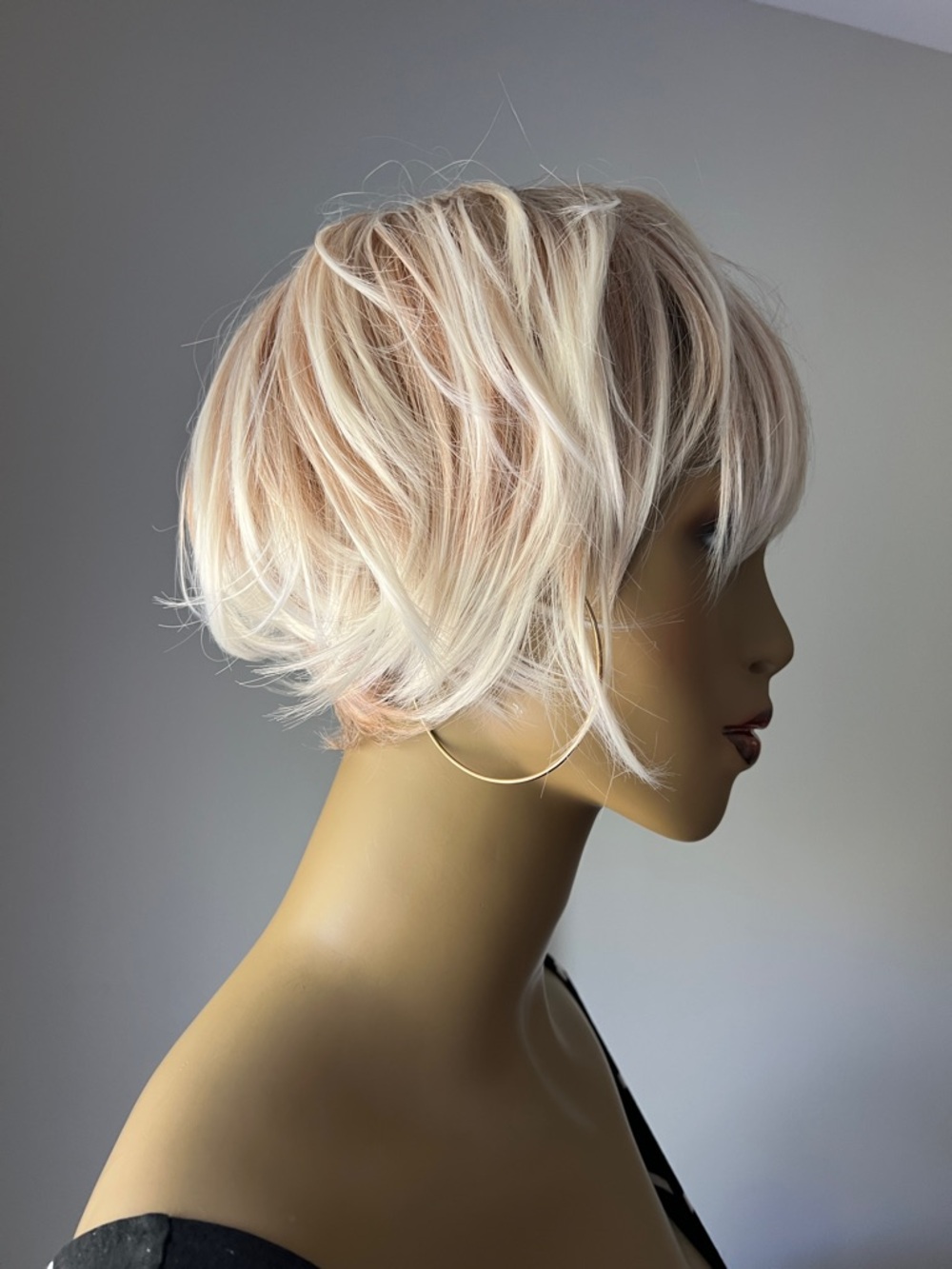 Amazon Short Layered Wig in Platinum Blonde with Warm Highlights